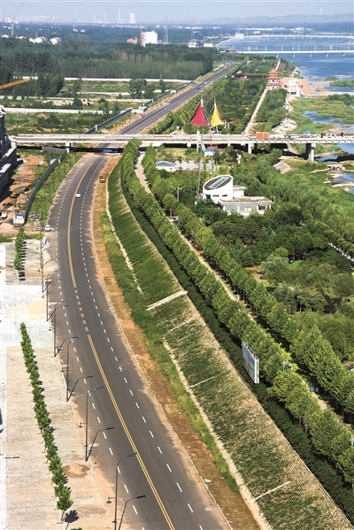 该县相继完成了洛宜快速通道,灵山旅游景观大道,郑卢高速宜阳段出口东